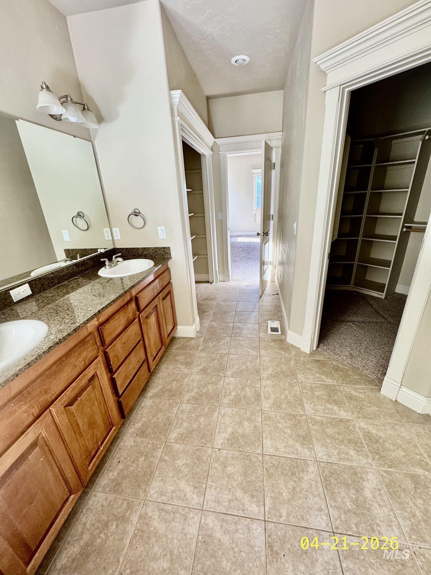 2285 W Grand Teton Drive, Meridian, Idaho 83646, 4 Bedrooms, 4 Bathrooms, Residential For Sale, Price $579,900,MLS 98984427