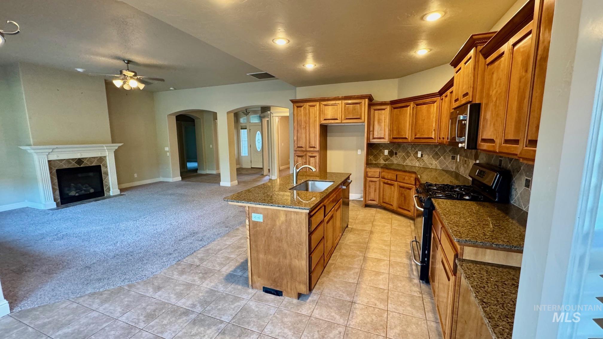 2285 W Grand Teton Drive, Meridian, Idaho 83646, 4 Bedrooms, 4 Bathrooms, Residential For Sale, Price $579,900,MLS 98984427