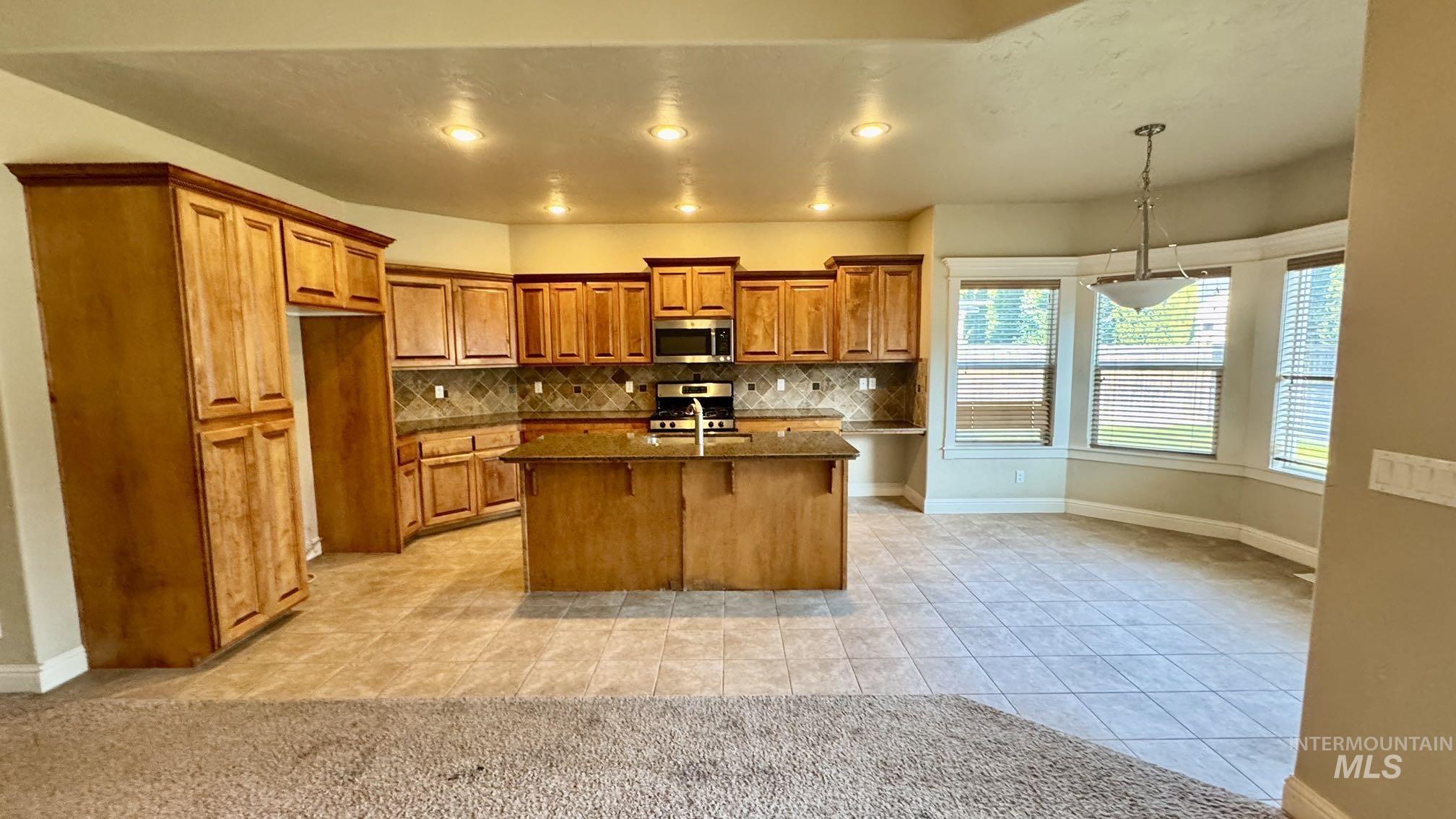 2285 W Grand Teton Drive, Meridian, Idaho 83646, 4 Bedrooms, 4 Bathrooms, Residential For Sale, Price $579,900,MLS 98984427
