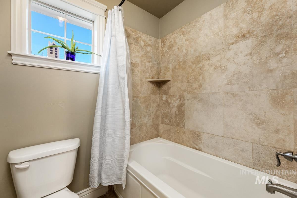 4212 W Pine Meadows Drive, Eagle, Idaho 83616, 5 Bedrooms, 4 Bathrooms, Residential For Sale, Price $1,195,000, 98984430