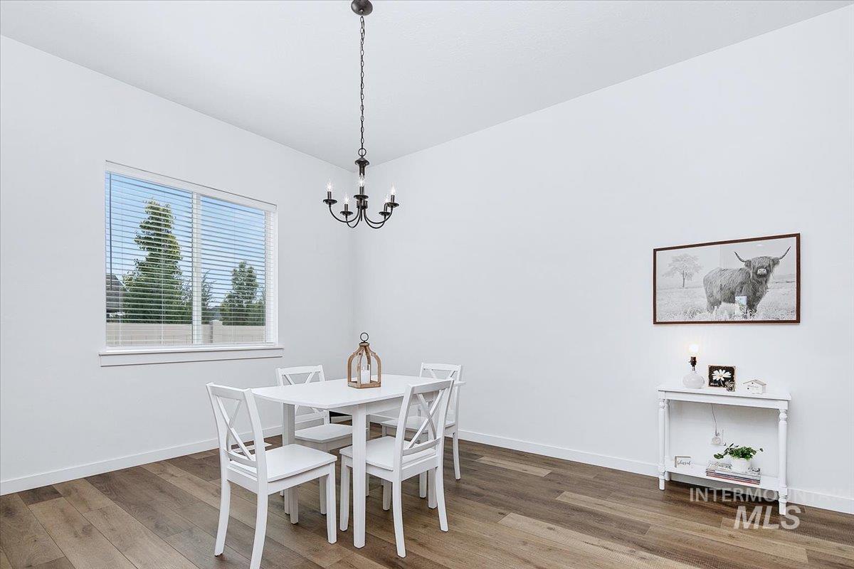 8651 W Stillmore St, Star, Idaho 83669, 2 Bedrooms, 2 Bathrooms, Residential For Sale, Price $530,000,MLS 98984432