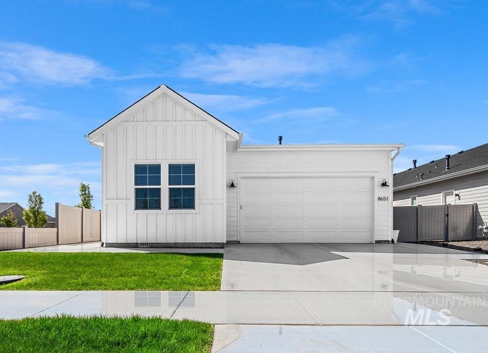 8651 W Stillmore St, Star, Idaho 83669, 2 Bedrooms, 2 Bathrooms, Residential For Sale, Price $530,000,MLS 98984432