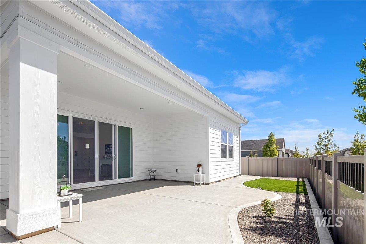 8651 W Stillmore St, Star, Idaho 83669, 2 Bedrooms, 2 Bathrooms, Residential For Sale, Price $530,000,MLS 98984432