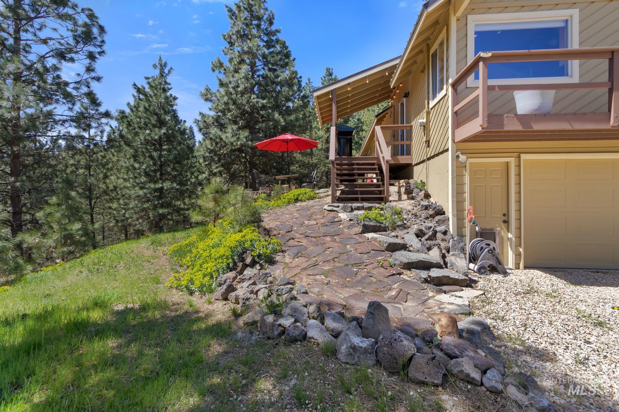 34 Wilderness Way, Boise, Idaho 83716, 3 Bedrooms, 3 Bathrooms, Residential For Sale, Price $635,000, 98984435