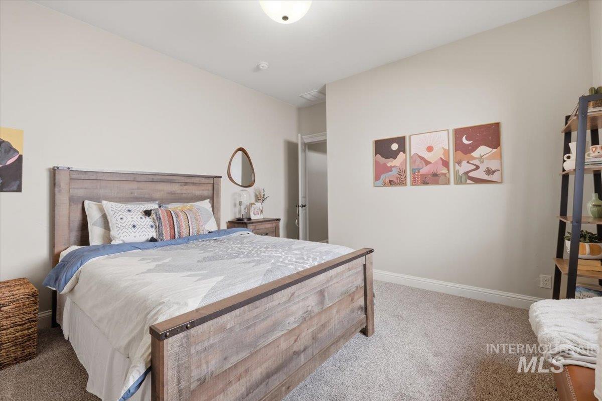 9471 W Thor Dr, Boise, Idaho 83709, 3 Bedrooms, 2 Bathrooms, Residential For Sale, Price $569,000,MLS 98984439
