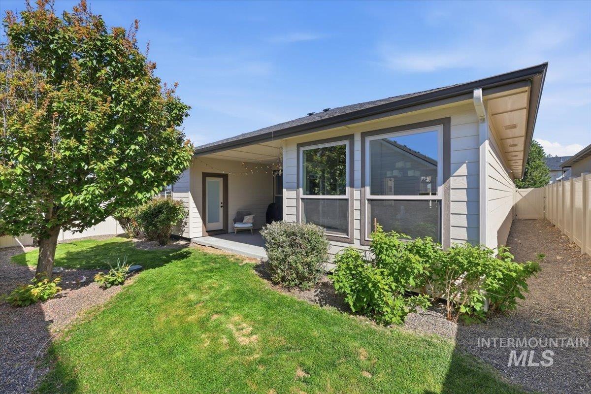 9471 W Thor Dr, Boise, Idaho 83709, 3 Bedrooms, 2 Bathrooms, Residential For Sale, Price $569,000,MLS 98984439
