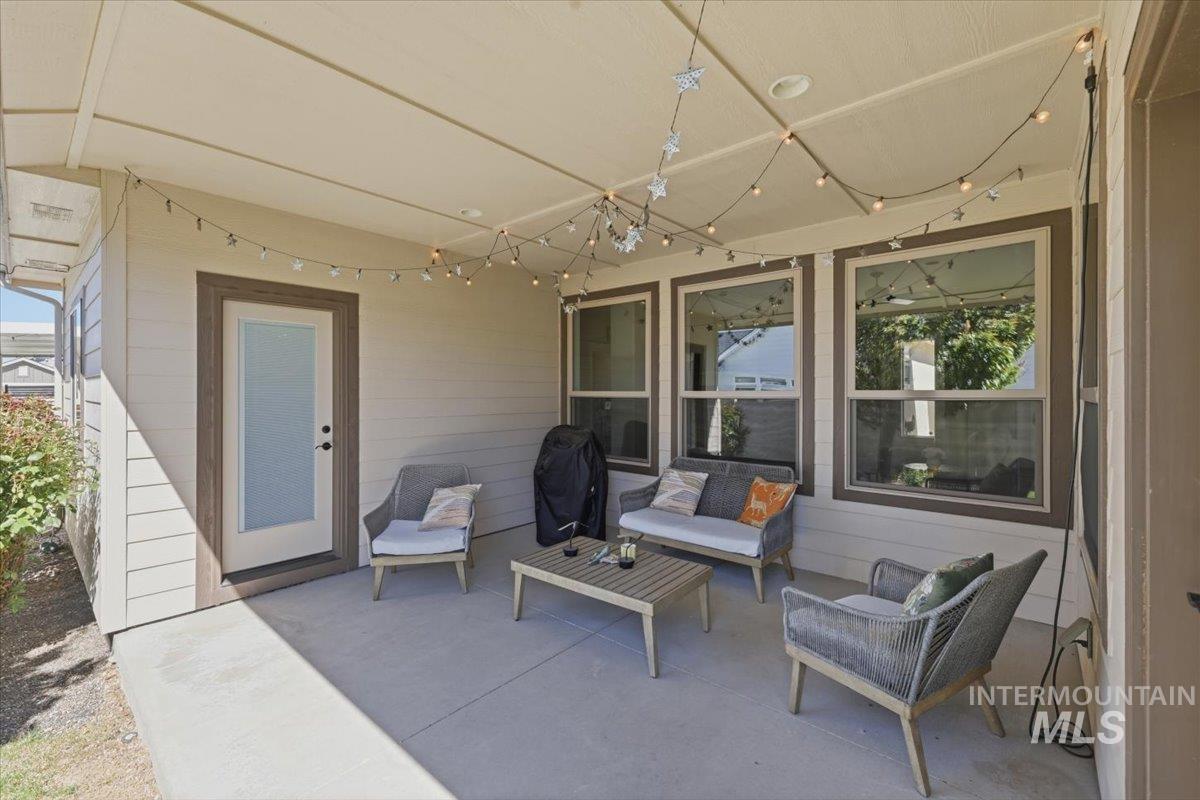 9471 W Thor Dr, Boise, Idaho 83709, 3 Bedrooms, 2 Bathrooms, Residential For Sale, Price $569,000,MLS 98984439