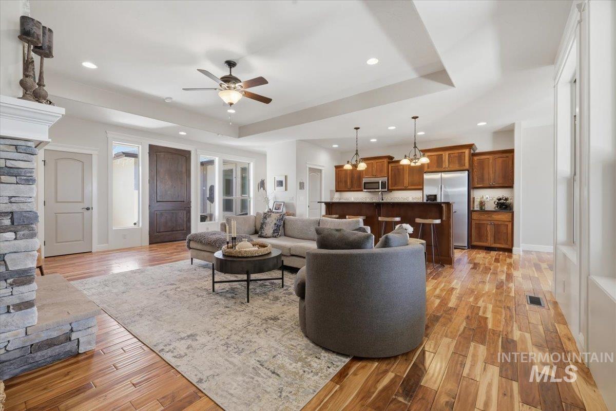 9471 W Thor Dr, Boise, Idaho 83709, 3 Bedrooms, 2 Bathrooms, Residential For Sale, Price $569,000,MLS 98984439