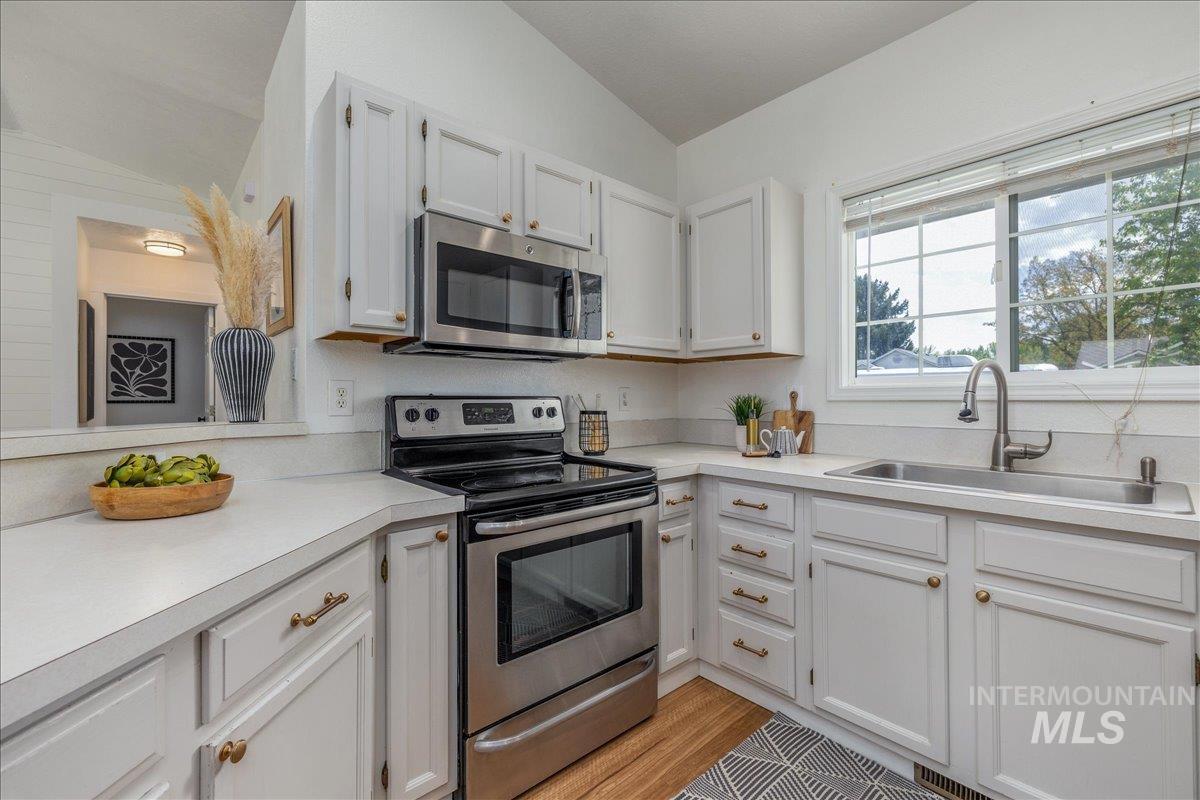 9310 W Carousel St, Boise, Idaho 83709, 3 Bedrooms, 2 Bathrooms, Residential For Sale, Price $425,000, 98984443
