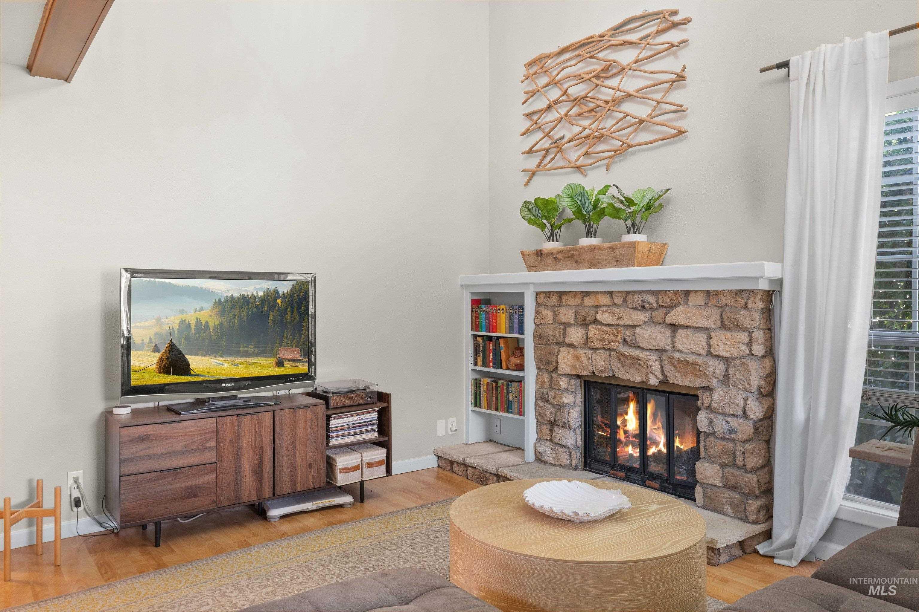 220 E Carter St, Boise, Idaho 83706, 2 Bedrooms, 2 Bathrooms, Residential For Sale, Price $415,000, 98984444