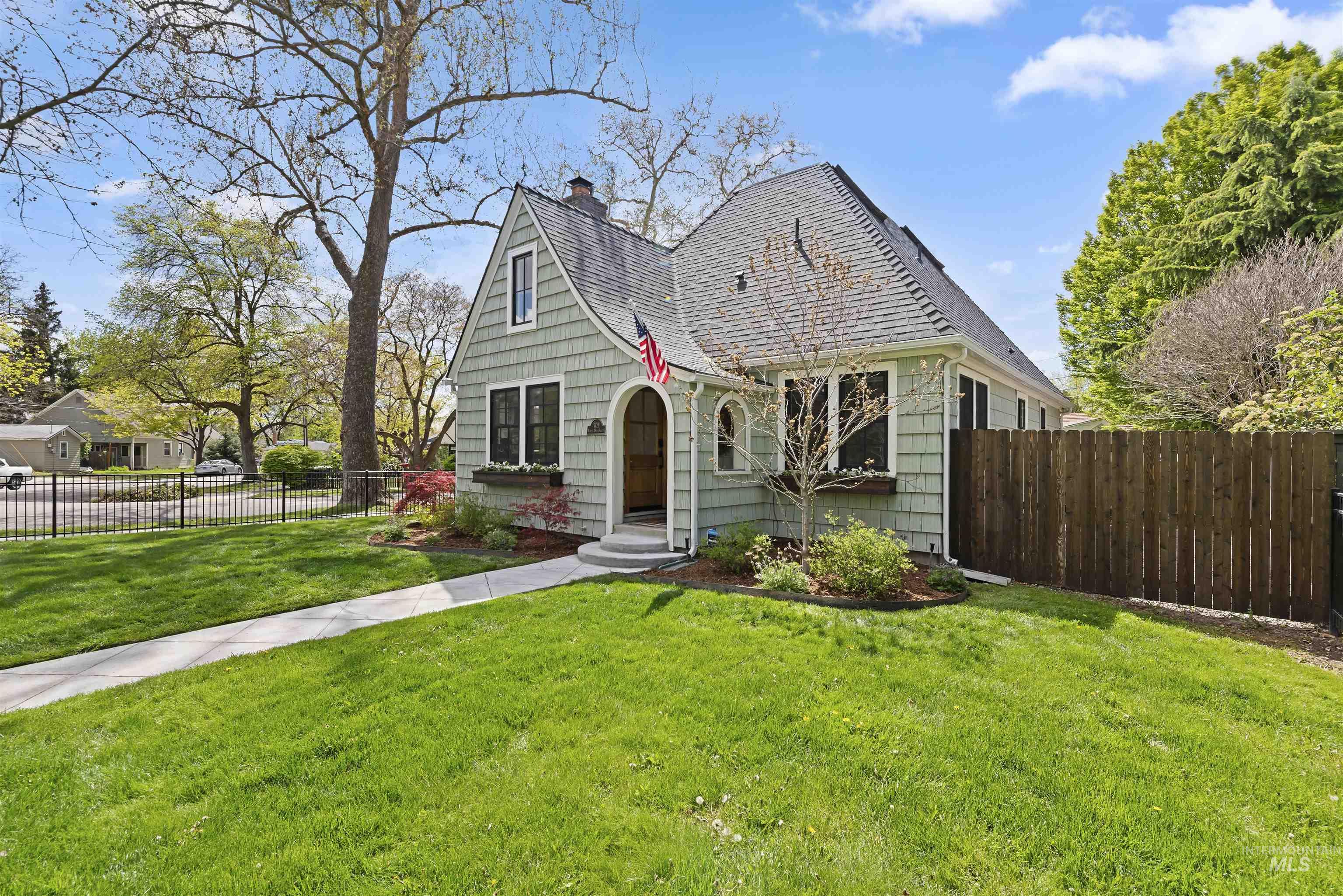 701 N 19th St, Boise, Idaho 83702, 5 Bedrooms, 3 Bathrooms, Residential For Sale, Price $1,475,000, 98984445