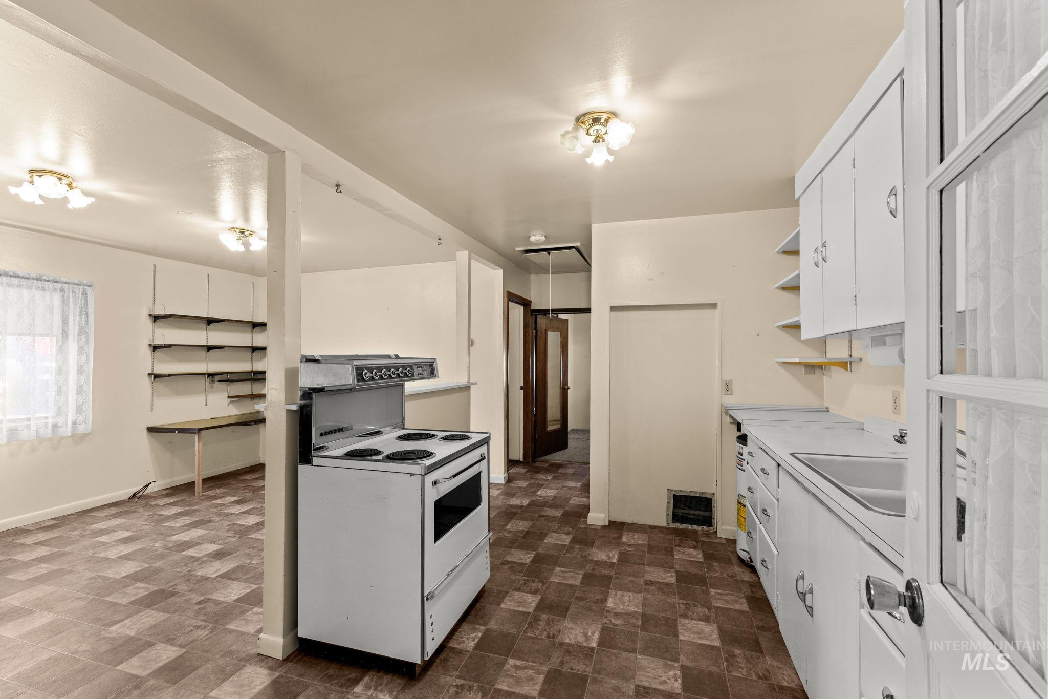 1879 E Highland Ave, Twin Falls, Idaho 83301, 2 Bedrooms, 1 Bathroom, Residential For Sale, Price $20,000,MLS 98984446