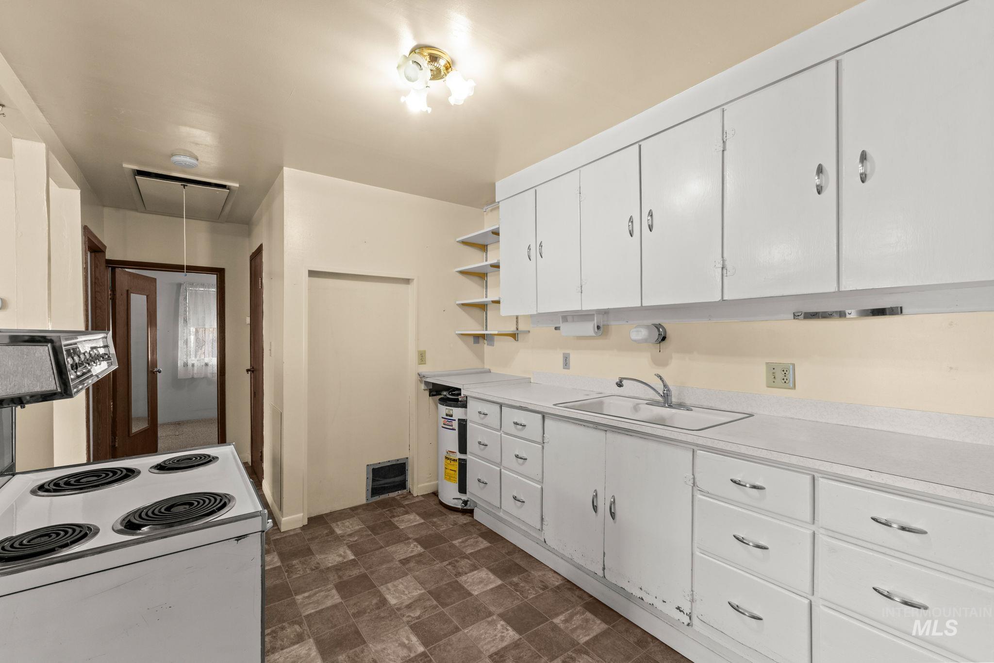 1879 E Highland Ave, Twin Falls, Idaho 83301, 2 Bedrooms, 1 Bathroom, Residential For Sale, Price $20,000,MLS 98984446