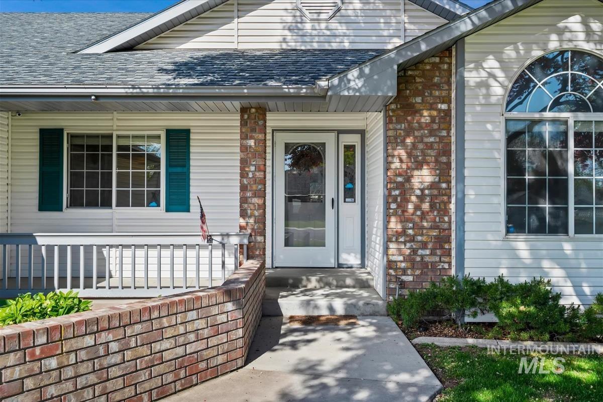 2501 S Meyer St, Nampa, Idaho 83686, 3 Bedrooms, 2 Bathrooms, Residential For Sale, Price $525,000,MLS 98984451