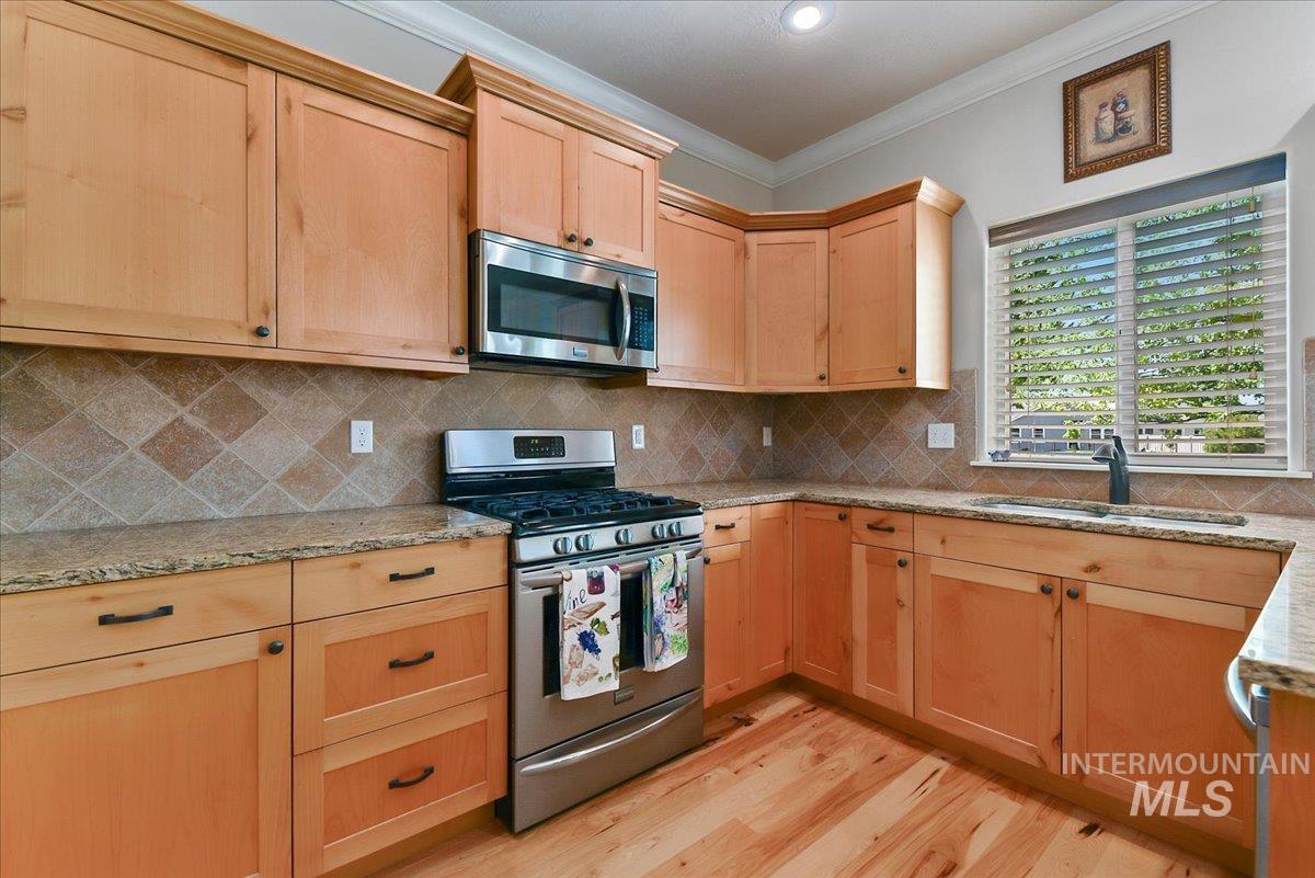 921 N Mira Way, Star, Idaho 83669, 3 Bedrooms, 2 Bathrooms, Residential For Sale, Price $584,900, 98984452