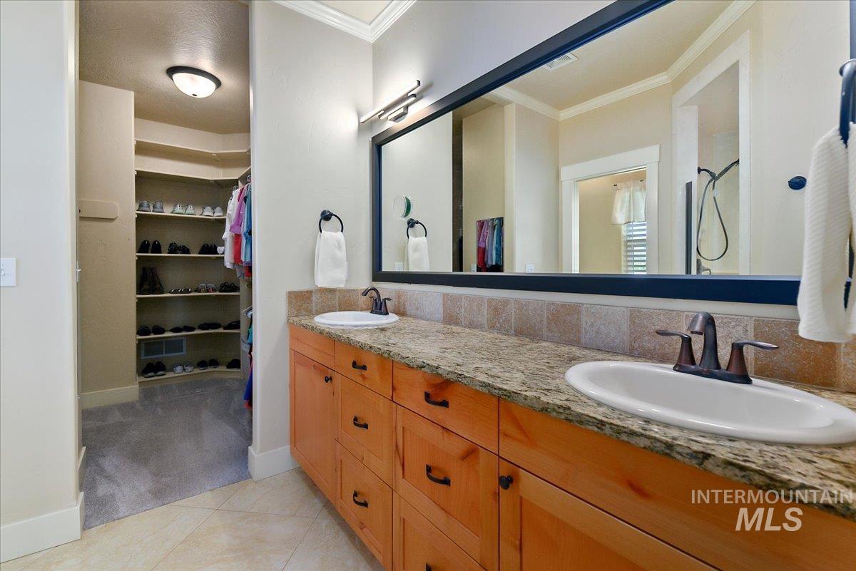 921 N Mira Way, Star, Idaho 83669, 3 Bedrooms, 2 Bathrooms, Residential For Sale, Price $584,900, 98984452
