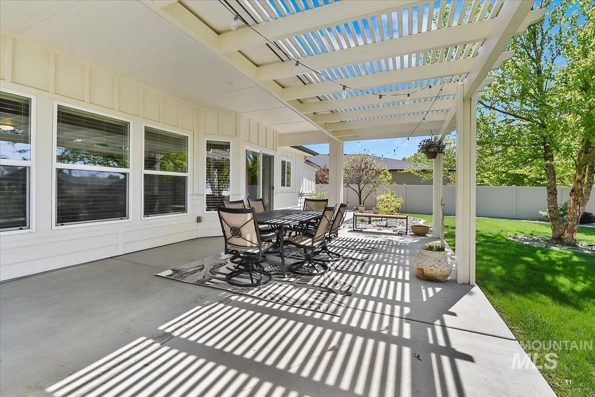 921 N Mira Way, Star, Idaho 83669, 3 Bedrooms, 2 Bathrooms, Residential For Sale, Price $584,900, 98984452