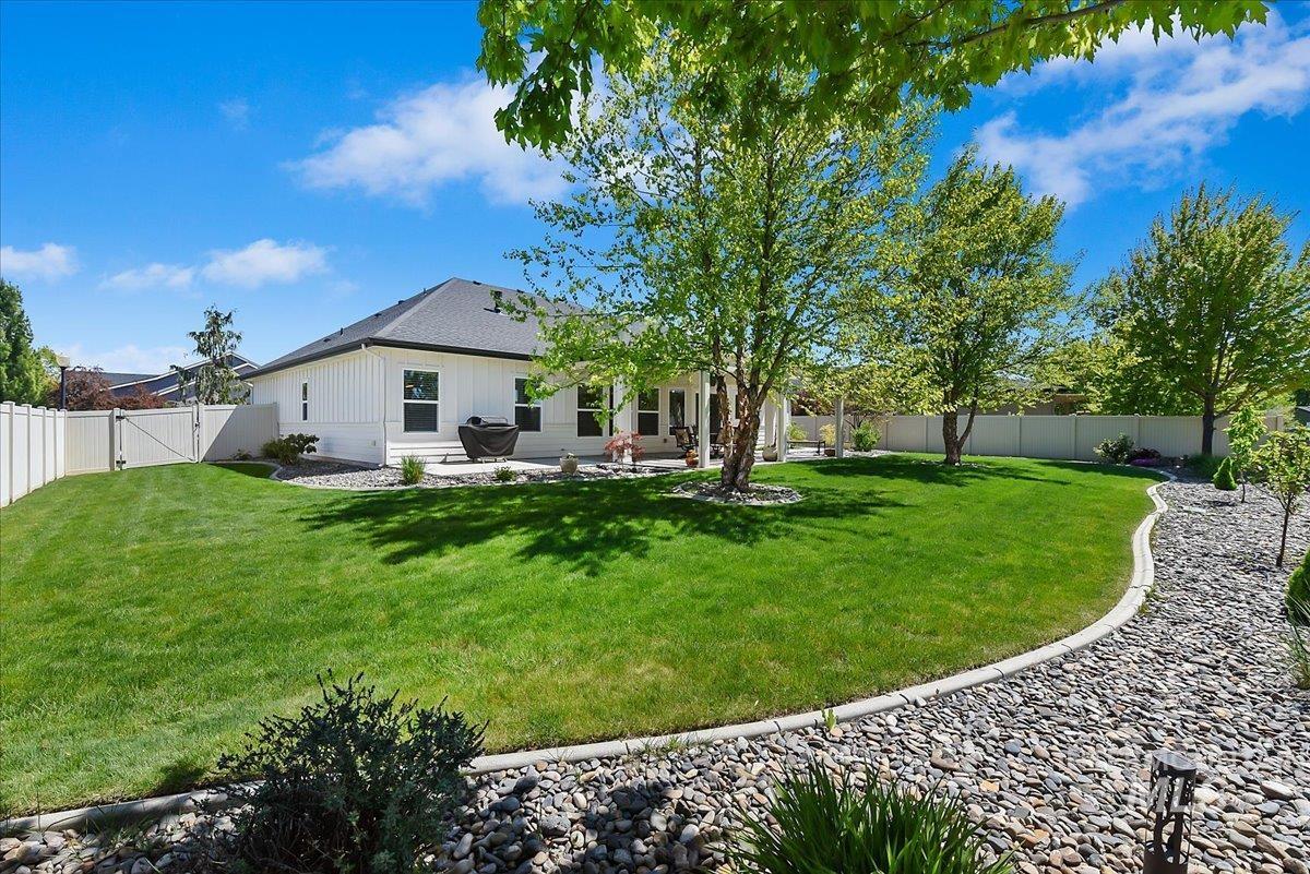 921 N Mira Way, Star, Idaho 83669, 3 Bedrooms, 2 Bathrooms, Residential For Sale, Price $584,900, 98984452