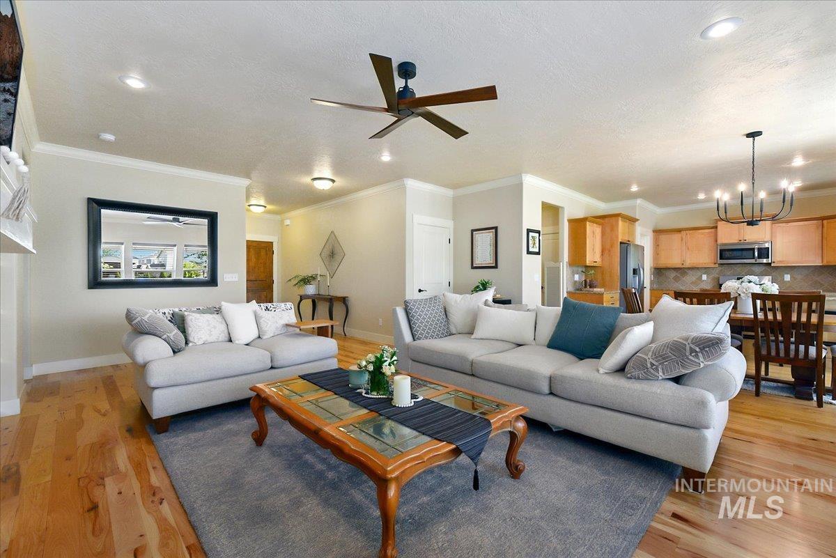921 N Mira Way, Star, Idaho 83669, 3 Bedrooms, 2 Bathrooms, Residential For Sale, Price $584,900, 98984452