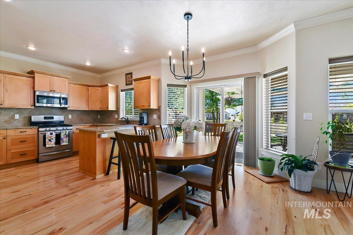 921 N Mira Way, Star, Idaho 83669, 3 Bedrooms, 2 Bathrooms, Residential For Sale, Price $584,900, 98984452