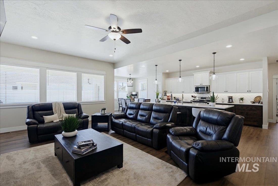 4331 Whistling Heights Way, Nampa, Idaho 83687, 4 Bedrooms, 2.5 Bathrooms, Residential For Sale, Price $589,000, 98984458