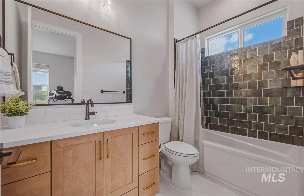 7664 W Diamond Lake Dr., Boise, Idaho 83714, 4 Bedrooms, 3.5 Bathrooms, Residential For Sale, Price $1,765,000,MLS 98984468