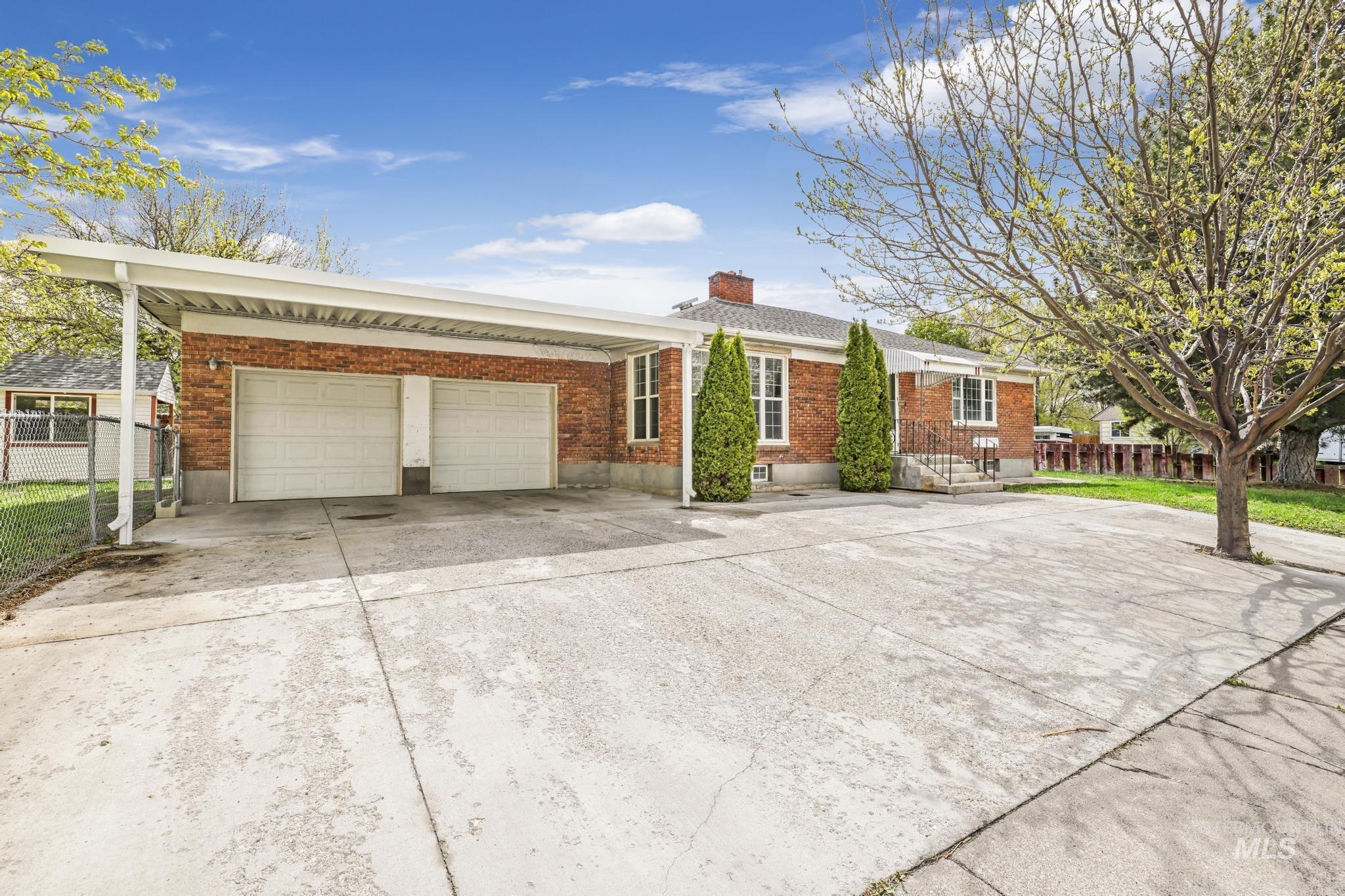 390 Maurice Street North, Twin Falls, Twin Falls, Idaho 83301, 5 Bedrooms, 2 Bathrooms, Residential For Sale, Price $359,000, 98984470