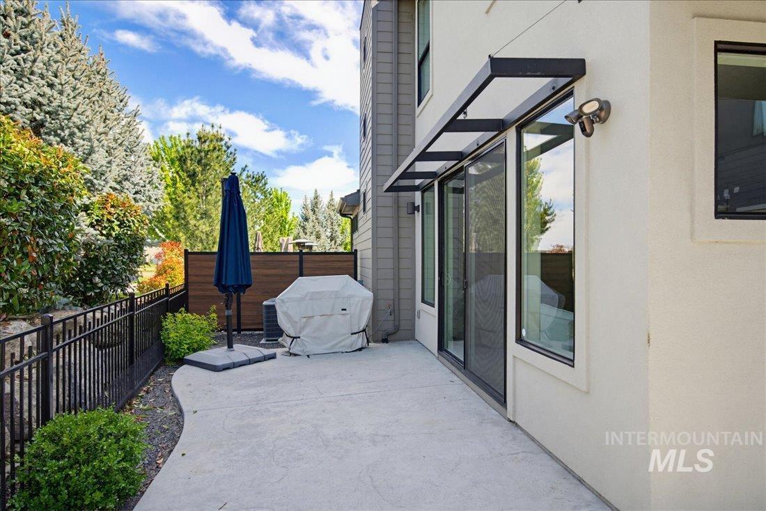3263 S Sedgebrook Ln, Eagle, Idaho 83616, 3 Bedrooms, 2.5 Bathrooms, Residential For Sale, Price $699,900,MLS 98984474
