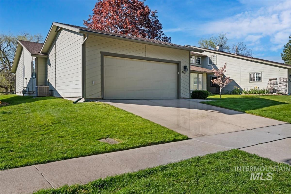 808 N Eagle Hills Way, Eagle, Idaho 83616, 2 Bedrooms, 2 Bathrooms, Residential For Sale, Price $474,900, 98984476