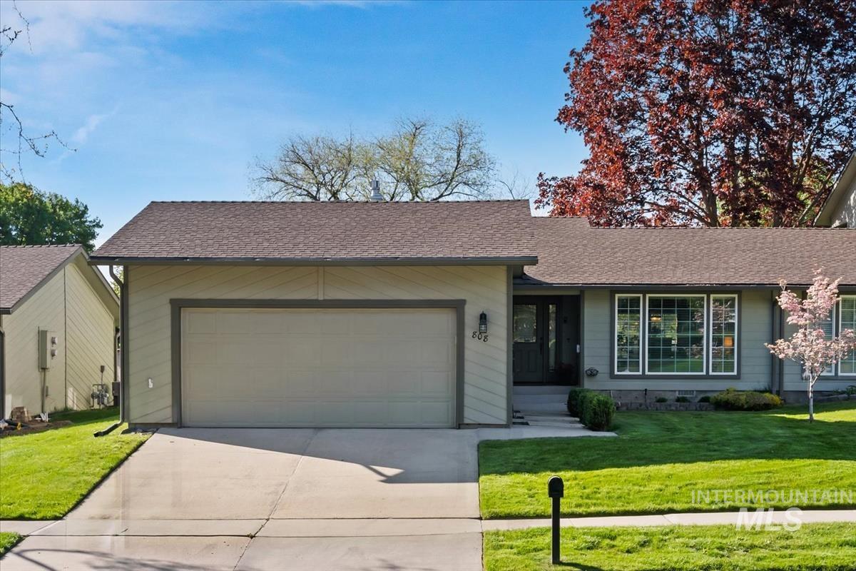 808 N Eagle Hills Way, Eagle, Idaho 83616, 2 Bedrooms, 2 Bathrooms, Residential For Sale, Price $474,900, 98984476