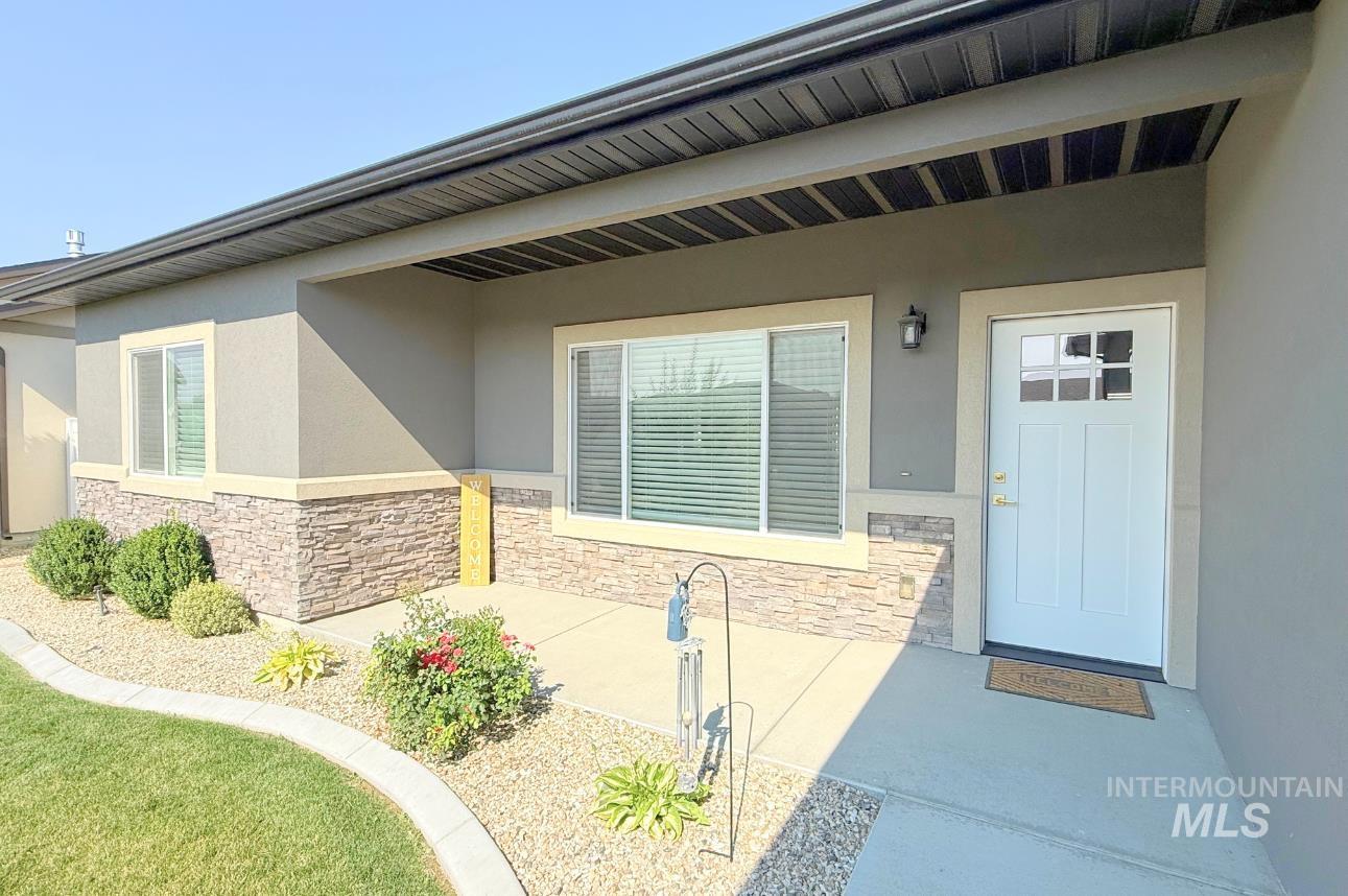 1367 Shelbi, Twin Falls, Idaho 83301, 3 Bedrooms, 2 Bathrooms, Residential For Sale, Price $454,900, 98984487