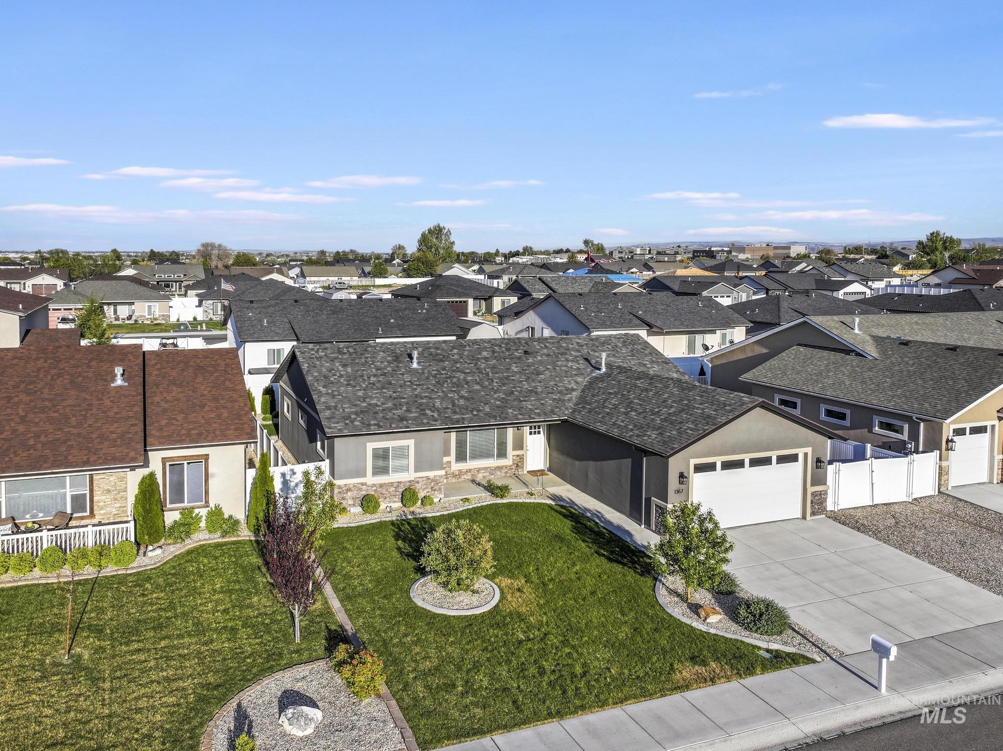 1367 Shelbi, Twin Falls, Idaho 83301, 3 Bedrooms, 2 Bathrooms, Residential For Sale, Price $454,900, 98984487