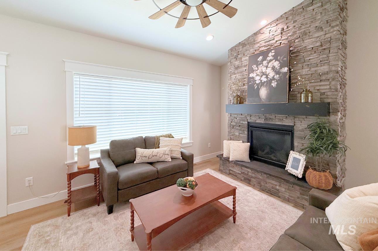 1367 Shelbi, Twin Falls, Idaho 83301, 3 Bedrooms, 2 Bathrooms, Residential For Sale, Price $454,900, 98984487