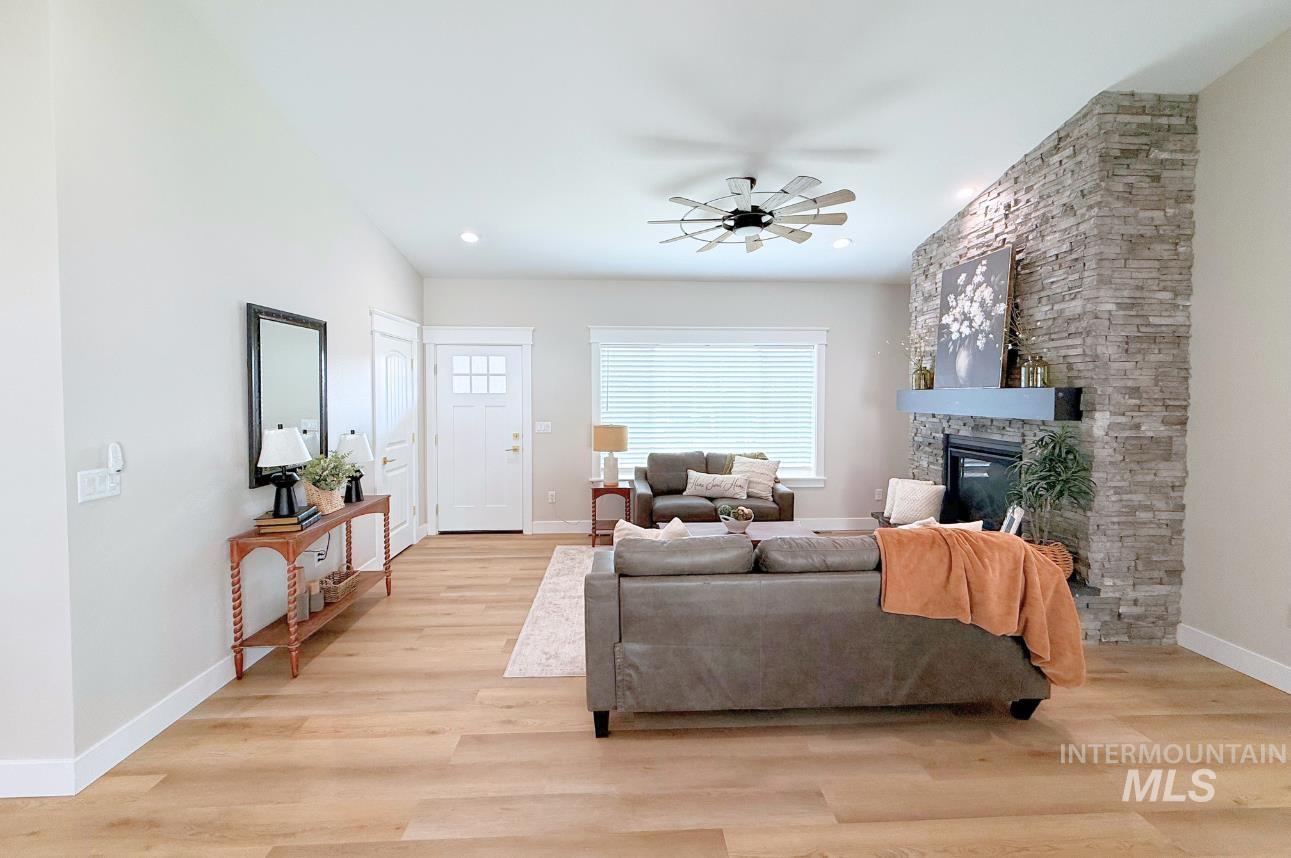 1367 Shelbi, Twin Falls, Idaho 83301, 3 Bedrooms, 2 Bathrooms, Residential For Sale, Price $454,900, 98984487