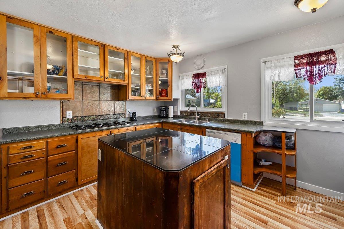 712 E Ave. D, Jerome, Idaho 83338, 8 Bedrooms, 3 Bathrooms, Residential For Sale, Price $385,000,MLS 98984489