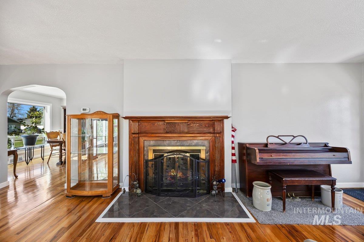 712 E Ave. D, Jerome, Idaho 83338, 8 Bedrooms, 3 Bathrooms, Residential For Sale, Price $385,000,MLS 98984489