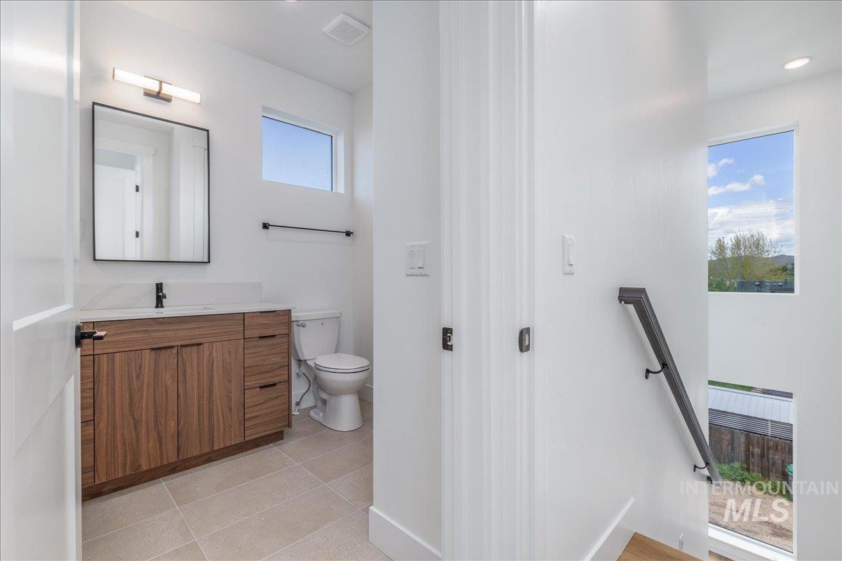 2810 Bannock, Boise, Idaho 83702, 2 Bedrooms, 2.5 Bathrooms, Residential For Sale, Price $560,000, 98984491