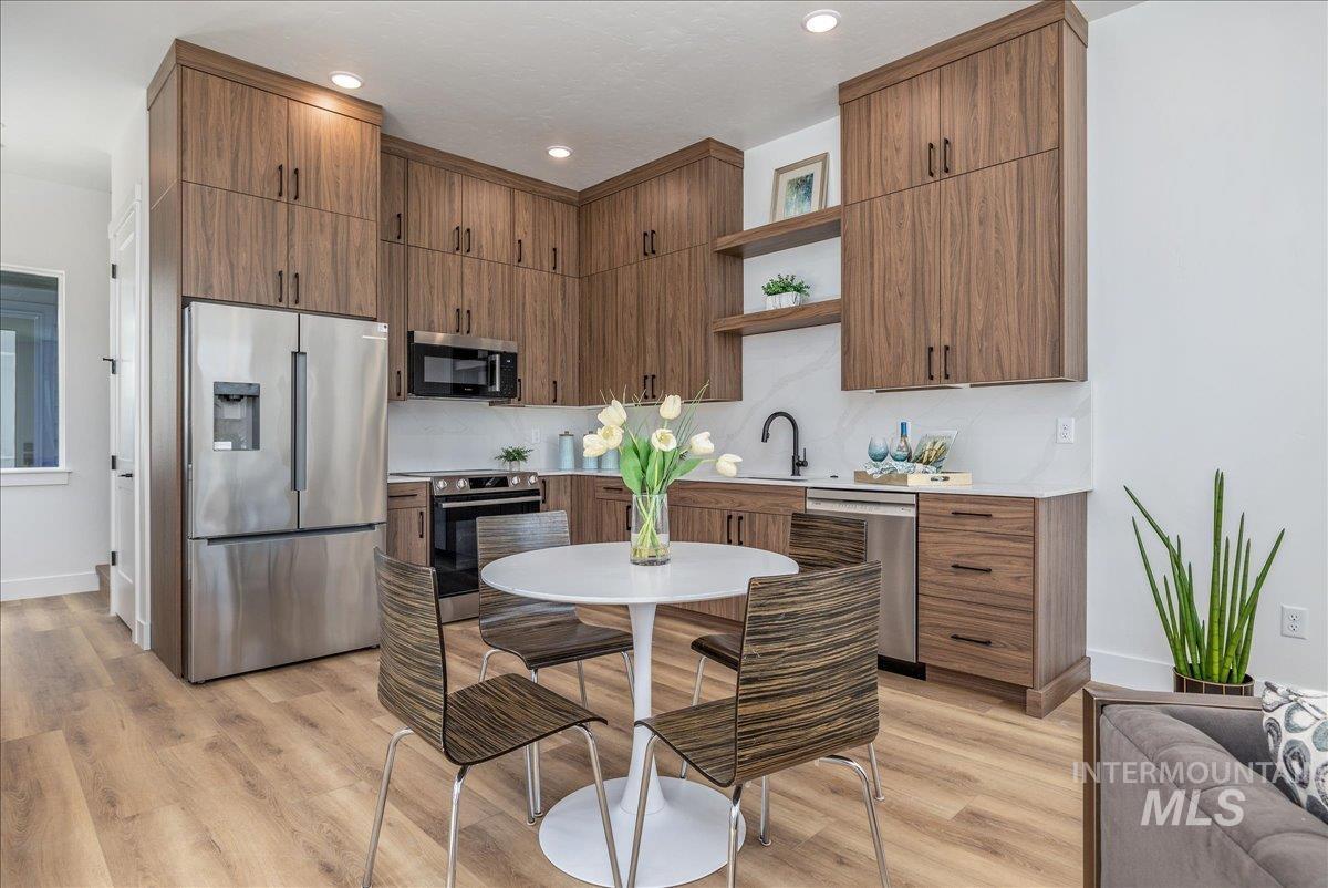 2810 W Bannock St, Boise, Idaho 83702, 2 Bedrooms, 2.5 Bathrooms, Residential For Sale, Price $575,000, 98984492