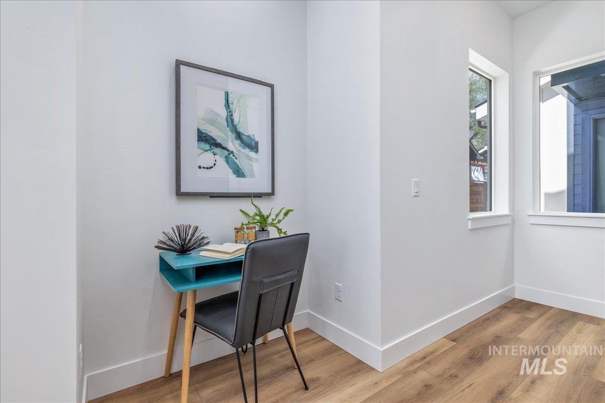 2810 W Bannock St, Boise, Idaho 83702, 2 Bedrooms, 2.5 Bathrooms, Residential For Sale, Price $575,000, 98984492