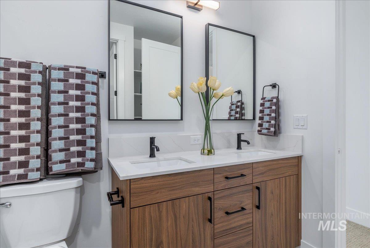 2810 W Bannock St, Boise, Idaho 83702, 2 Bedrooms, 2.5 Bathrooms, Residential For Sale, Price $575,000, 98984492