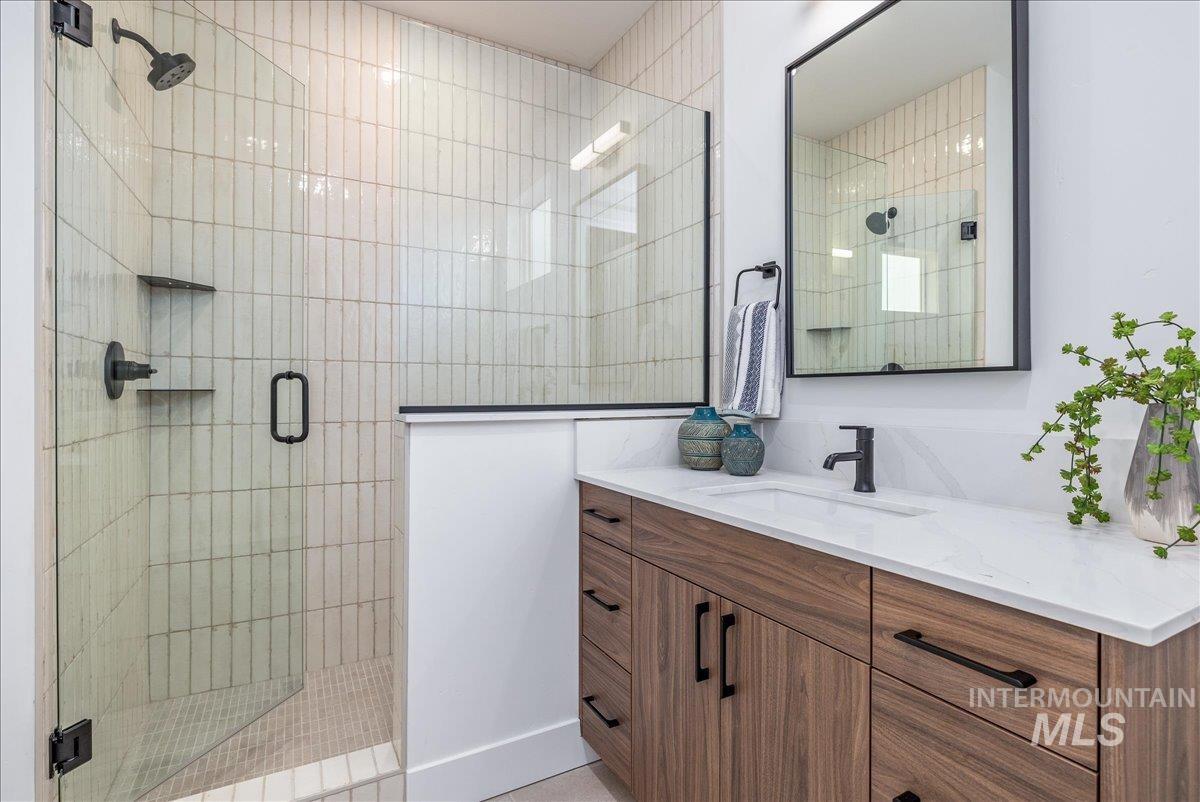 2810 W Bannock St, Boise, Idaho 83702, 2 Bedrooms, 2.5 Bathrooms, Residential For Sale, Price $575,000, 98984492