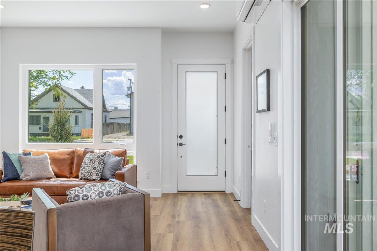 2810 W Bannock St, Boise, Idaho 83702, 2 Bedrooms, 2.5 Bathrooms, Residential For Sale, Price $575,000, 98984492