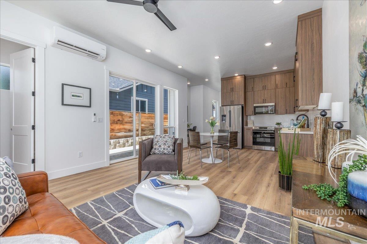 2810 W Bannock St, Boise, Idaho 83702, 2 Bedrooms, 2.5 Bathrooms, Residential For Sale, Price $575,000, 98984492