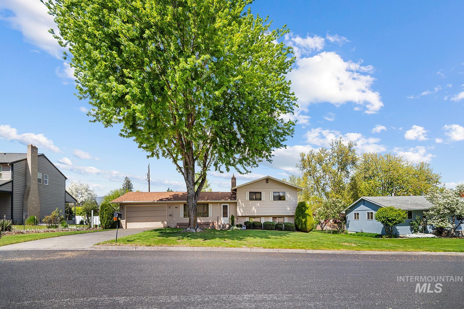 621 23rd Ave, Lewiston, Idaho 83501, 3 Bedrooms, 1.5 Bathrooms, Residential For Sale, Price $375,000, 98984493