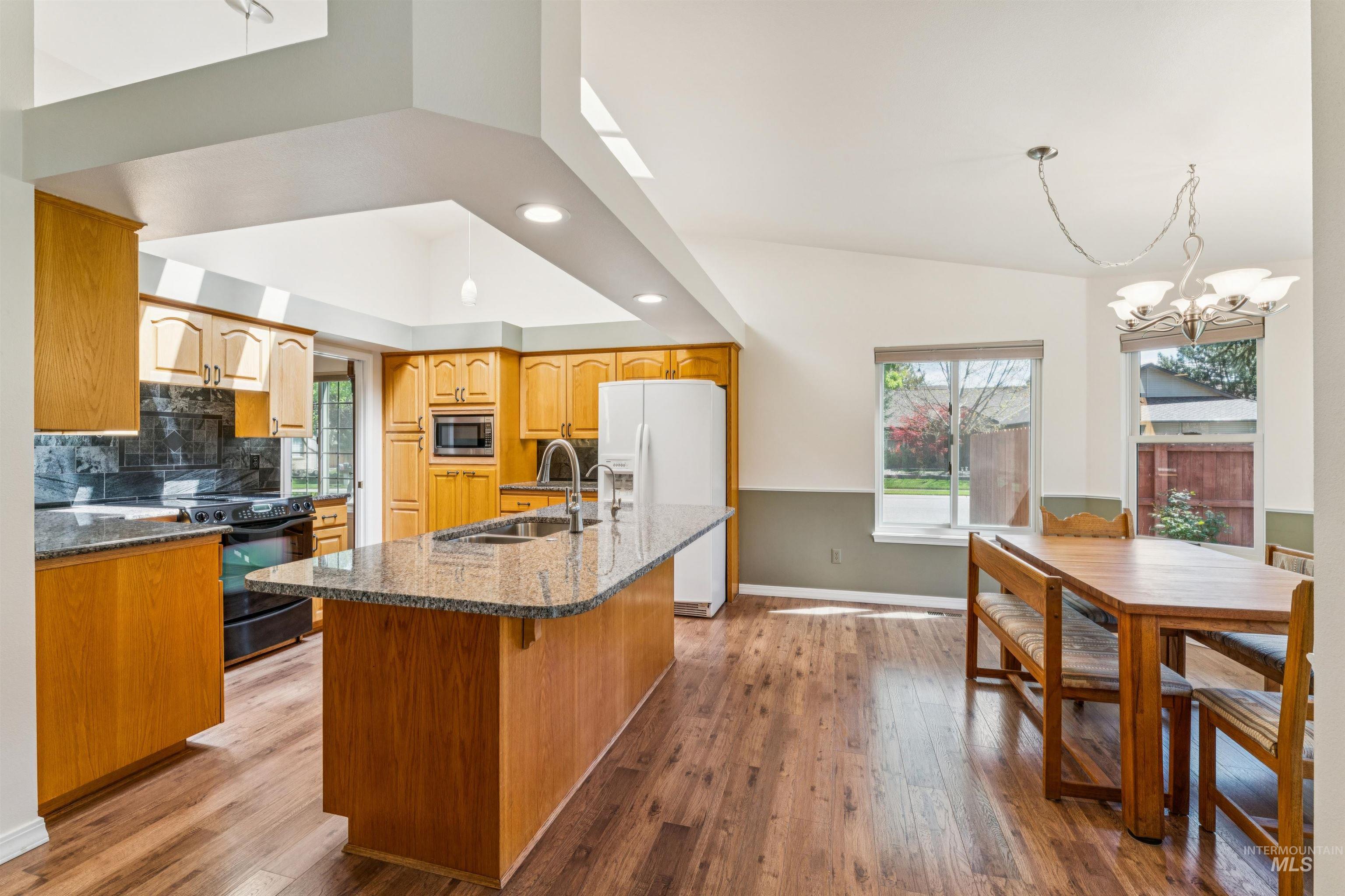 7749 W Bayhill St., Boise, Idaho 83704-0704, 4 Bedrooms, 2 Bathrooms, Residential For Sale, Price $625,000, 98984494