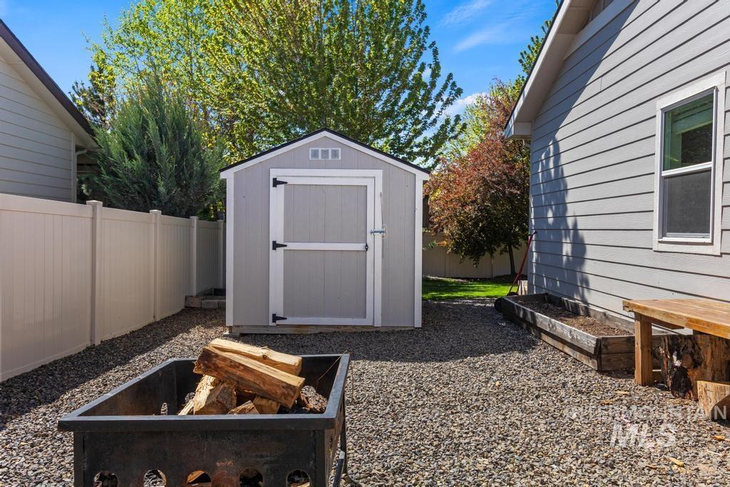 891 N Tullshire Way, Eagle, Idaho 83616, 4 Bedrooms, 2 Bathrooms, Residential For Sale, Price $639,900, 98984497