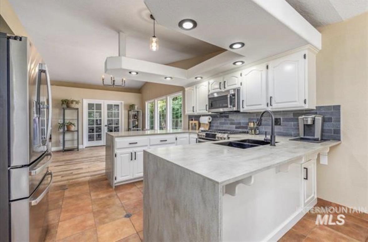 6600 E Victory Rd, Nampa, Idaho 83687, 3 Bedrooms, 2 Bathrooms, Residential For Sale, Price $615,000, 98984498