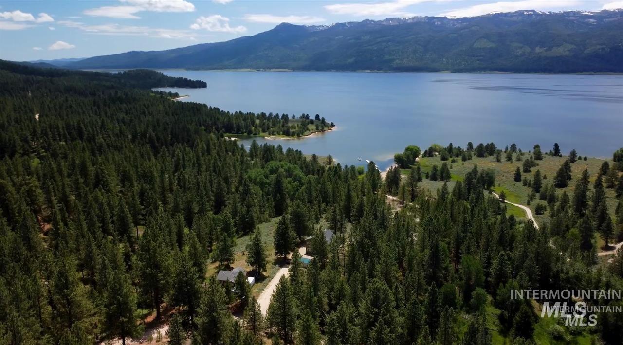 21 Melonie Loop, Cascade, Idaho 83611, 3 Bedrooms, 2 Bathrooms, Residential For Sale, Price $714,000, 98984499
