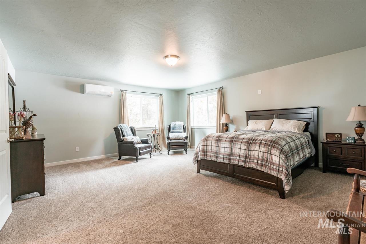 21 Melonie Loop, Cascade, Idaho 83611, 3 Bedrooms, 2 Bathrooms, Residential For Sale, Price $714,000, 98984499