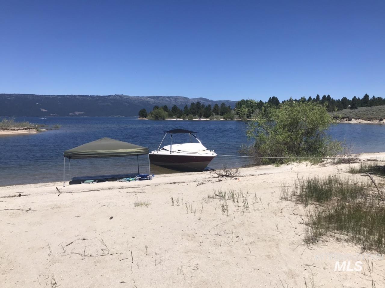 21 Melonie Loop, Cascade, Idaho 83611, 3 Bedrooms, 2 Bathrooms, Residential For Sale, Price $714,000, 98984499